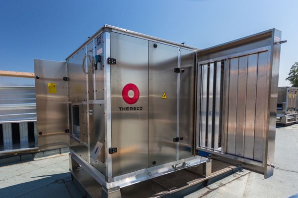 PAC - Pompe à chaleur Théreco - installation set sur le toit du cinéma Le Loft à Châtellerault